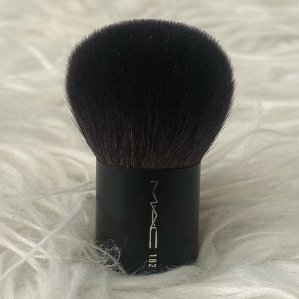 SOLD- NEVER USED!! MAC 182 Makeup Brush-SOLD